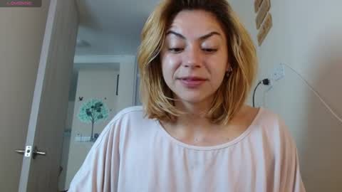 April Dumont online show from 6, 7, 2026