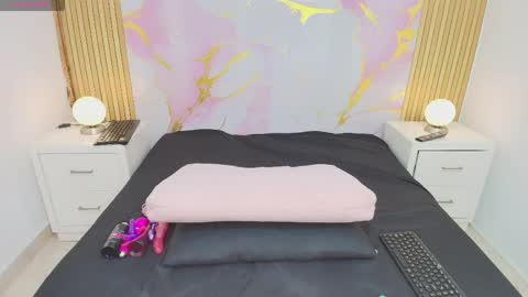aprillross online show from 11, 5, 2026