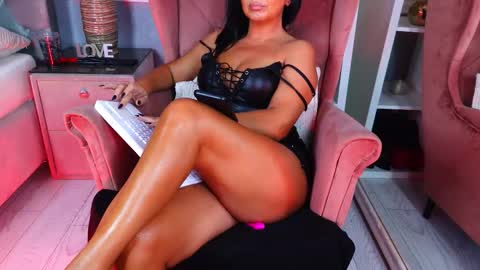 Snapshot of aqueenmonica chatting on 19, 9, 2025 AQueenMonica online show from 19, 9, 2025