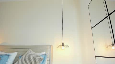  Ara Ferrer  online show from 25, 2, 2026