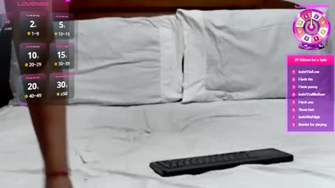 Arab Catwoman online show from 11, 11, 2025