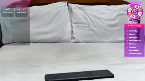 Arab Catwoman online show from 3, 2, 2026