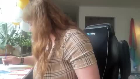 Snapshot of arabbustybeauty chatting on 4, 3, 2026 BustyPrincessLeila online show from 4, 3, 2026