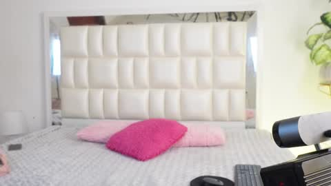   online show from 21, 2, 2025