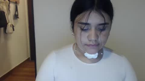 Snapshot of aralynmielle chatting on 19, 10, 2025 Aralyn online show from 19, 10, 2025