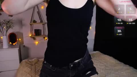 Snapshot of arcticaryder chatting on 8, 10, 2025 Jenny online show from 8, 10, 2025