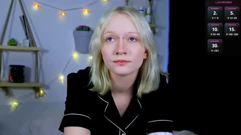 Snapshot of arcticaryder chatting on 16, 10, 2025 Jenny online show from 16, 10, 2025