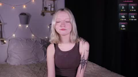 Snapshot of arcticaryder chatting on 26, 10, 2025 Jenny online show from 26, 10, 2025