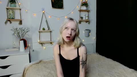 Snapshot of arcticaryder chatting on 7, 11, 2025 Jenny online show from 7, 11, 2025