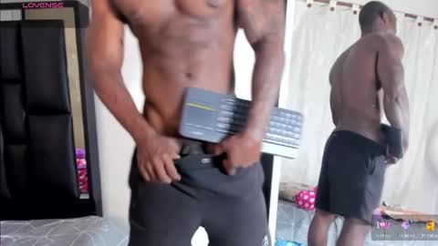 Snapshot of arexblakk chatting on 4, 10, 2025 AREXXBLAKK online show from 4, 10, 2025