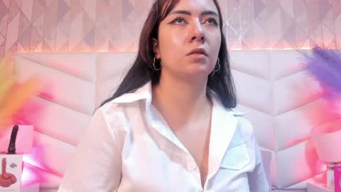 ari_lynn_ online show from 6, 5, 2026