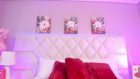 ari_lynn_ online show from 12, 5, 2026