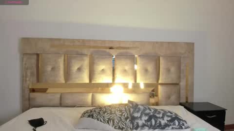 Snapshot of ari_sunshine chatting on 12, 11, 2025 Ari online show from 12, 11, 2025