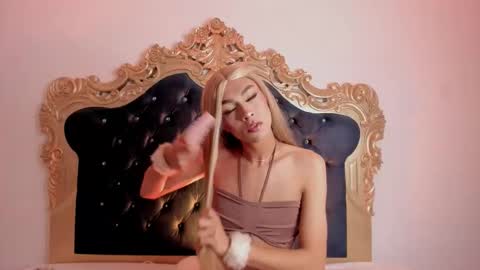 Snapshot of ari_sunshine chatting on 3, 12, 2025 Ari online show from 3, 12, 2025