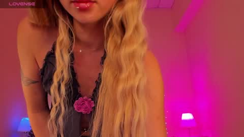 Snapshot of aria69stars chatting on 4, 12, 2024 aria69stars online show from 4, 12, 2024
