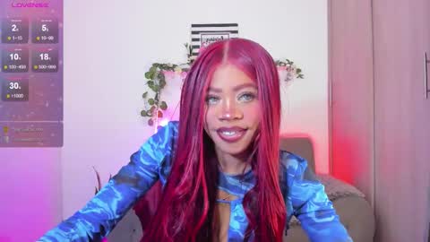 Snapshot of aria_brown_19 chatting on 17, 10, 2025 ARIA online show from 17, 10, 2025