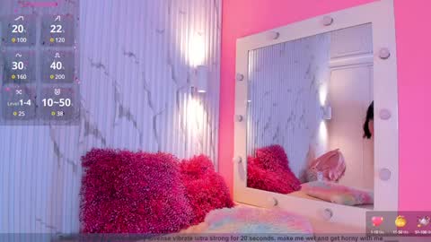 Snapshot of aria_millers_ chatting on 20, 12, 2024 Aria Millers online show from 20, 12, 2024