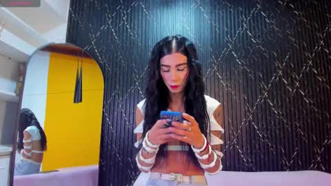 Aria Millers  online show from 4, 10, 2025