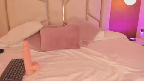 I OOT online show from 24, 11, 2025