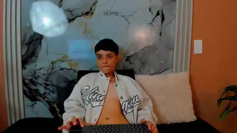 Snapshot of aria_quintero chatting on 3, 10, 2025 Aria Quintero online show from 3, 10, 2025