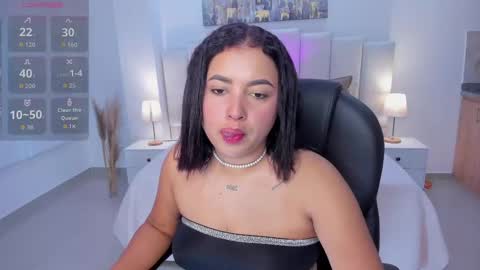 Snapshot of aria_vixen_ chatting on 29, 9, 2025 Aria online show from 29, 9, 2025