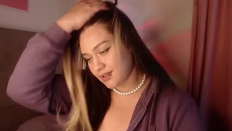 Snapshot of ariadna_martin chatting on 24, 1, 2025 Ari online show from 24, 1, 2025