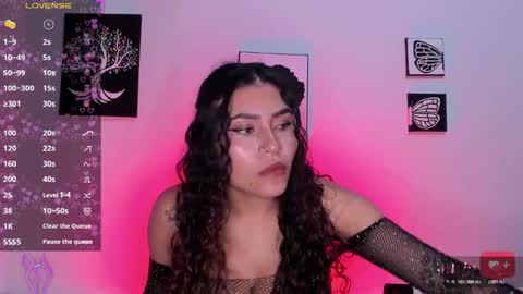 Snapshot of ariadna_tr chatting on 25, 11, 2025 Ari online show from 25, 11, 2025