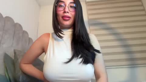 ARIADNA  IM NEW HERE THANK YOU VERY MUCH FOR FOLLOWING ME online show from 31, 5, 2026