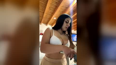 Snapshot of ariadng chatting on 4, 7, 2026 Bella Shurbet online show from 4, 7, 2026