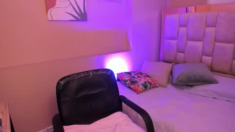 Snapshot of ariana__clauss chatting on 14, 10, 2025 ariana__clauss online show from 14, 10, 2025
