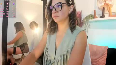 Snapshot of ariana_blonde_ chatting on 7, 8, 2026 Ariana blonde online show from 7, 8, 2026