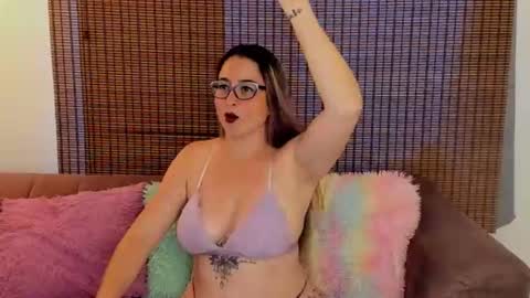 Snapshot of ariana_cross_ chatting on 6, 4, 2026 Ariana Cruz online show from 6, 4, 2026