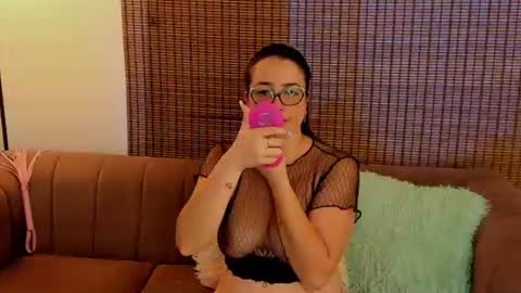 Snapshot of ariana_cross_ chatting on 9, 7, 2026 Ariana Cruz online show from 9, 7, 2026