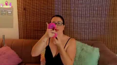 Snapshot of ariana_cross_ chatting on 19, 7, 2026 Ariana Cruz online show from 19, 7, 2026
