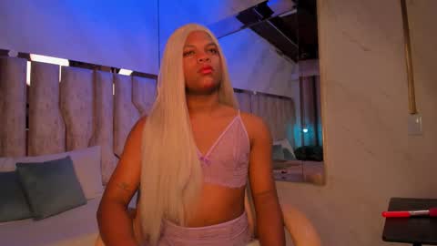 ariana_grande233 online show from 11, 2, 2026