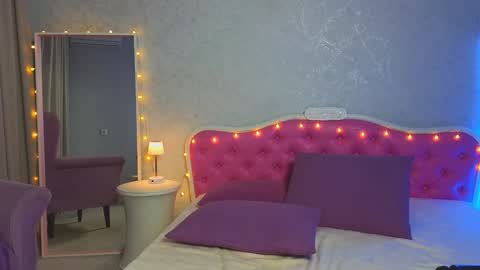 Snapshot of ariana_petite chatting on 13, 12, 2024 Ariana online show from 13, 12, 2024