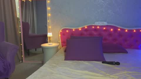 Snapshot of ariana_petite chatting on 27, 1, 2025 Ariana online show from 27, 1, 2025