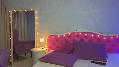 Snapshot of ariana_petite chatting on 28, 2, 2025 Ariana online show from 28, 2, 2025