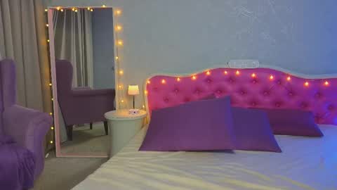 Snapshot of ariana_petite chatting on 9, 3, 2025 Ariana online show from 9, 3, 2025
