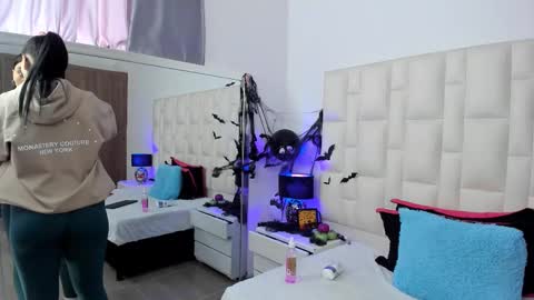  ariana  online show from 16, 10, 2025