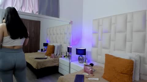 Snapshot of ariana_rouse_ chatting on 7, 3, 2026 ariana online show from 7, 3, 2026