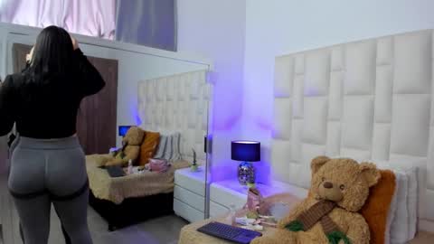 Snapshot of ariana_rouse_ chatting on 25, 3, 2026 ariana online show from 25, 3, 2026