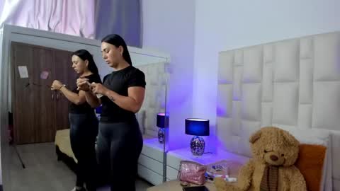 Snapshot of ariana_rouse_ chatting on 13, 4, 2026 ariana online show from 13, 4, 2026