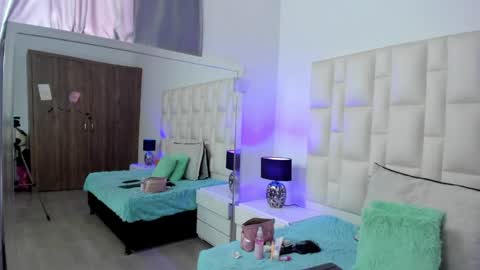 Snapshot of ariana_rouse_ chatting on 20, 5, 2026 ariana online show from 20, 5, 2026