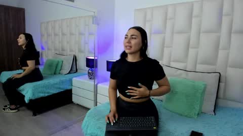 Snapshot of ariana_rouse_ chatting on 22, 5, 2026 ariana online show from 22, 5, 2026