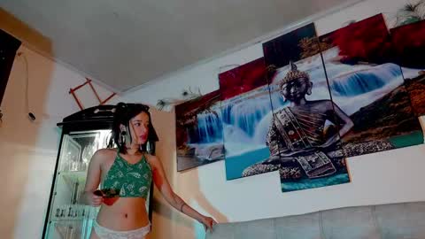 Snapshot of ariana_whitee chatting on 17, 4, 2026 ariana_whitee online show from 17, 4, 2026
