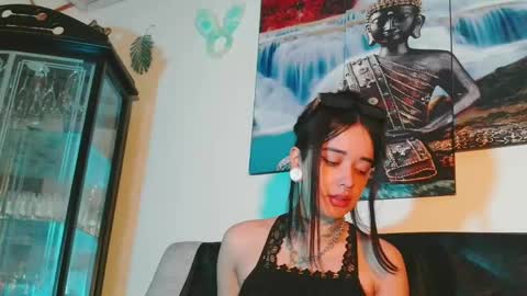 Snapshot of ariana_whitee chatting on 10, 5, 2026 ariana_whitee online show from 10, 5, 2026