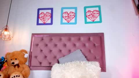 Snapshot of ariana_zc_ chatting on 8, 3, 2025 Susan online show from 8, 3, 2025