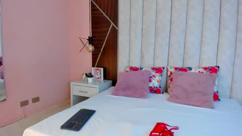 Snapshot of arianaa_gray chatting on 9, 1, 2026 Arianaa Gray online show from 9, 1, 2026