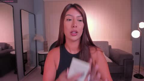 Ariana Dumont online show from 3, 5, 2026